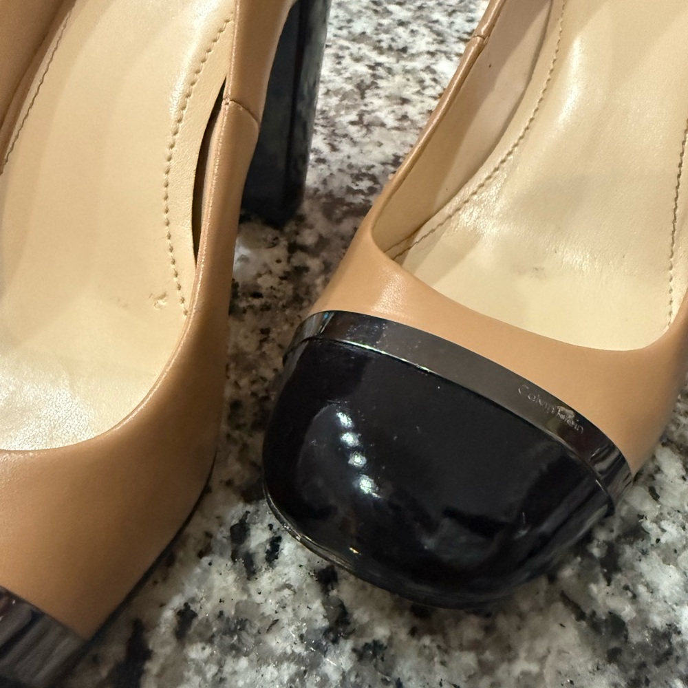 EUC Calvin Klein Blaine heels- the perfect & necessary staple heel! - Picture 3 of 9